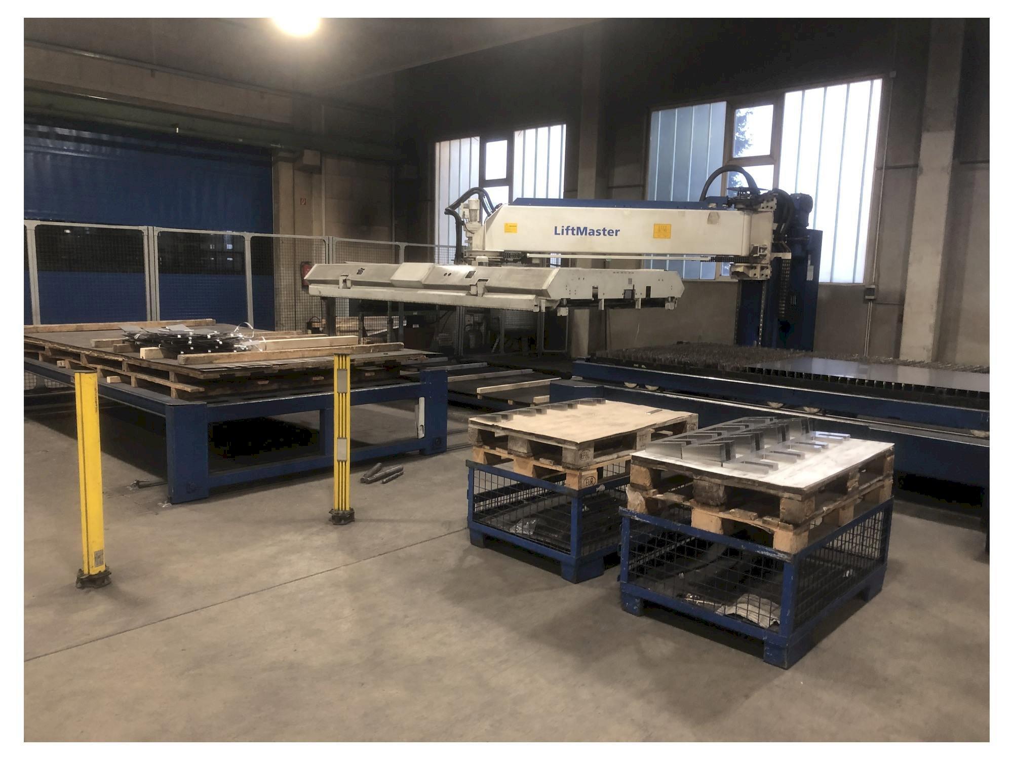 Widok z przodu maszyny TRUMPF TruLaser 5040 + Liftmaster