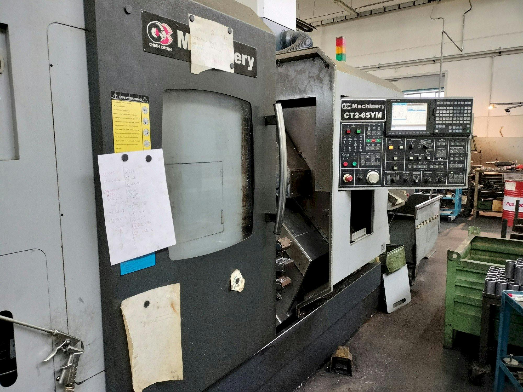 Widok z przodu maszyny CC Machinery CT2-65YM