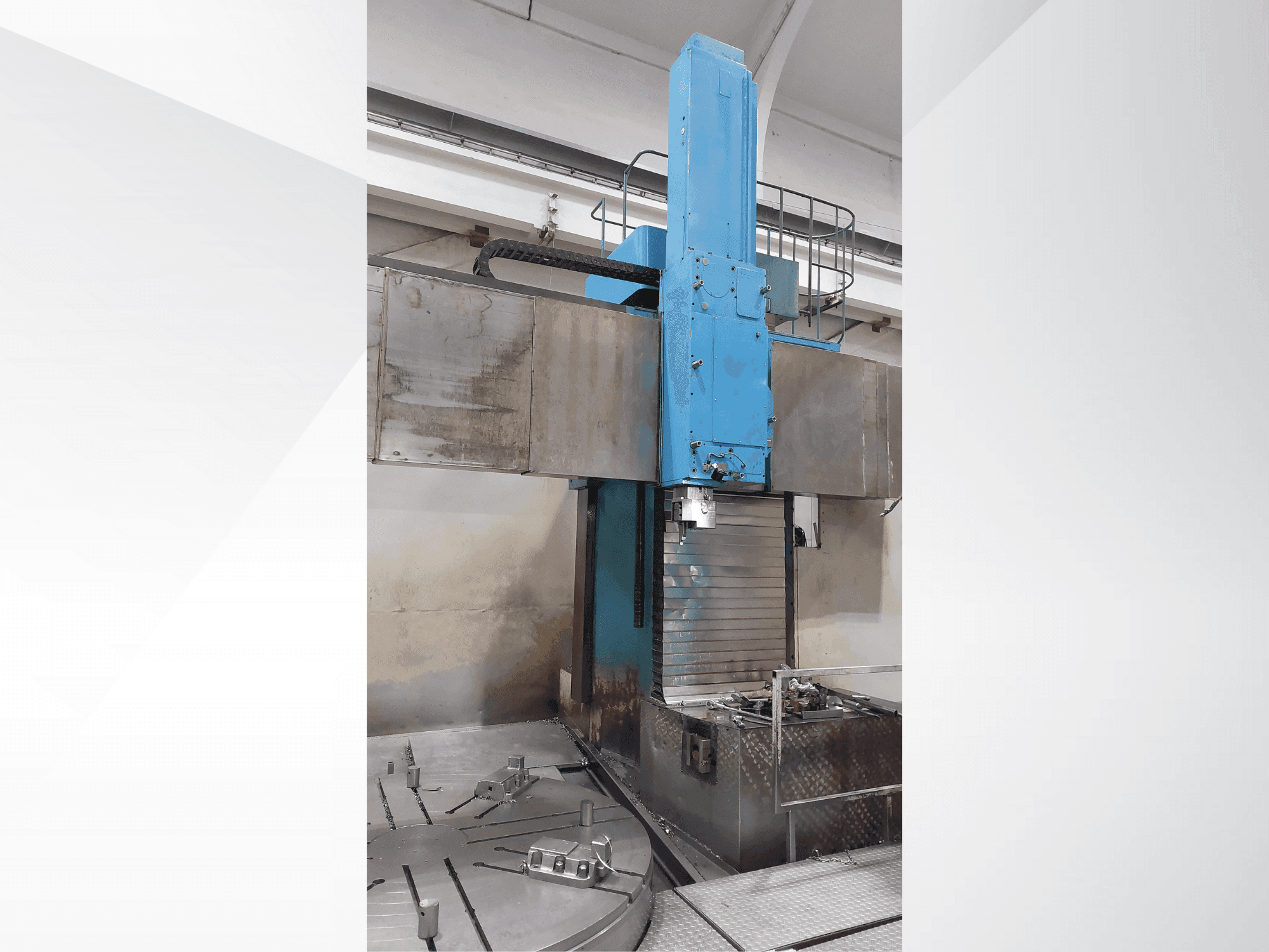 Widok z przodu maszyny CKD SKJ 25/50 CNC