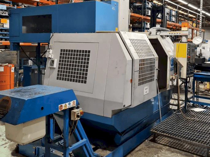 Widok z przodu maszyny Matsuura MC-800VF