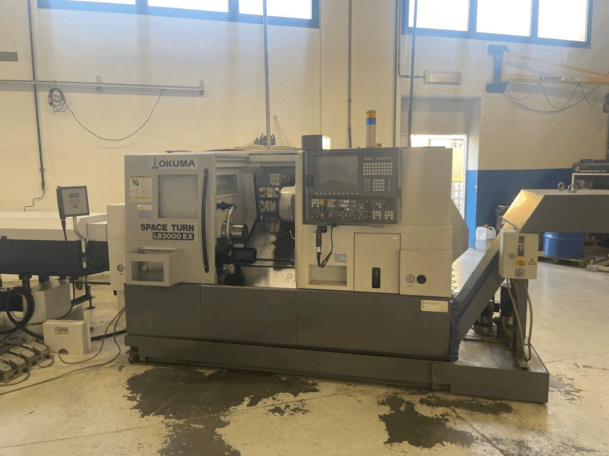 Widok z przodu maszyny Okuma SPACE TURN LB 3000 EX