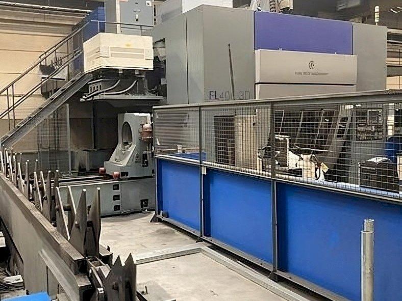 Widok z przodu maszyny Tube Tech Machinery FL 400 3D