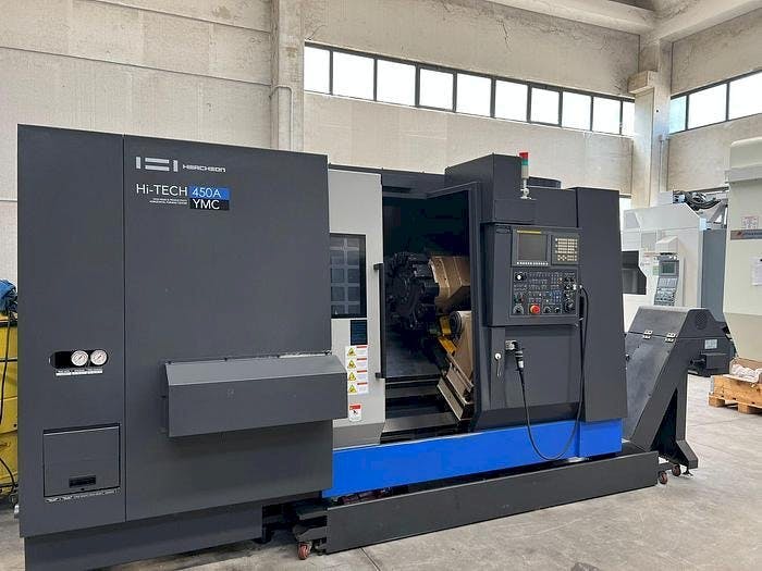 Widok z przodu maszyny HWACHEON HI-ECO 450A YMC