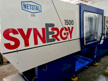 Widok z przodu maszyny Netstal SYNERGY 1500-600