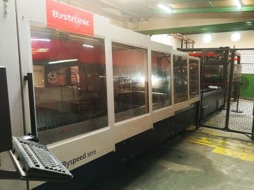 Widok z boku maszyny Bystronic Byspeed 3015