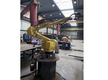 Widok z przodu maszyny FANUC M-710 iC 20L