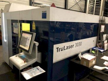 Widok z przodu maszyny Trumpf TruLaser 3030 fiber