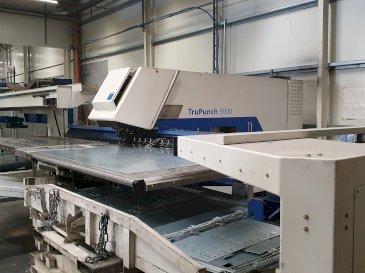 Widok z przodu maszyny Trumpf TruPunch 3000 Sheet Master