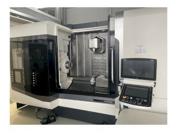 Widok z przodu maszyny DMG MORI NTX 2500/1500