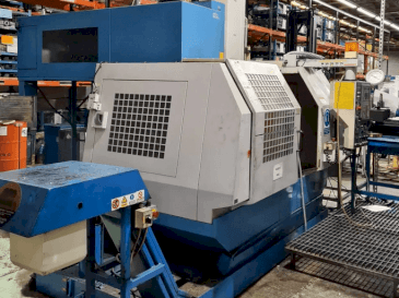 Widok z przodu maszyny Matsuura MC-800VF