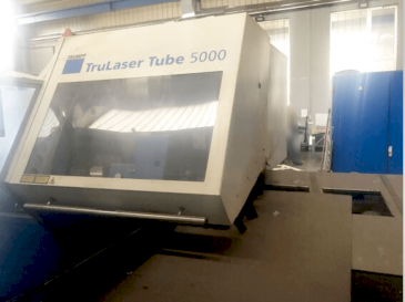 Widok z przodu maszyny TRUMPF tru laser tube 5000