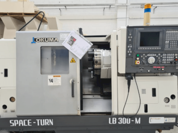 Widok z przodu maszyny Okuma LB 300