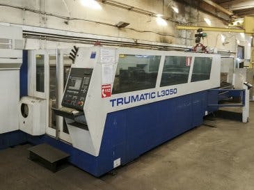 Widok z lewej maszyny Trumpf Trumatic L3050