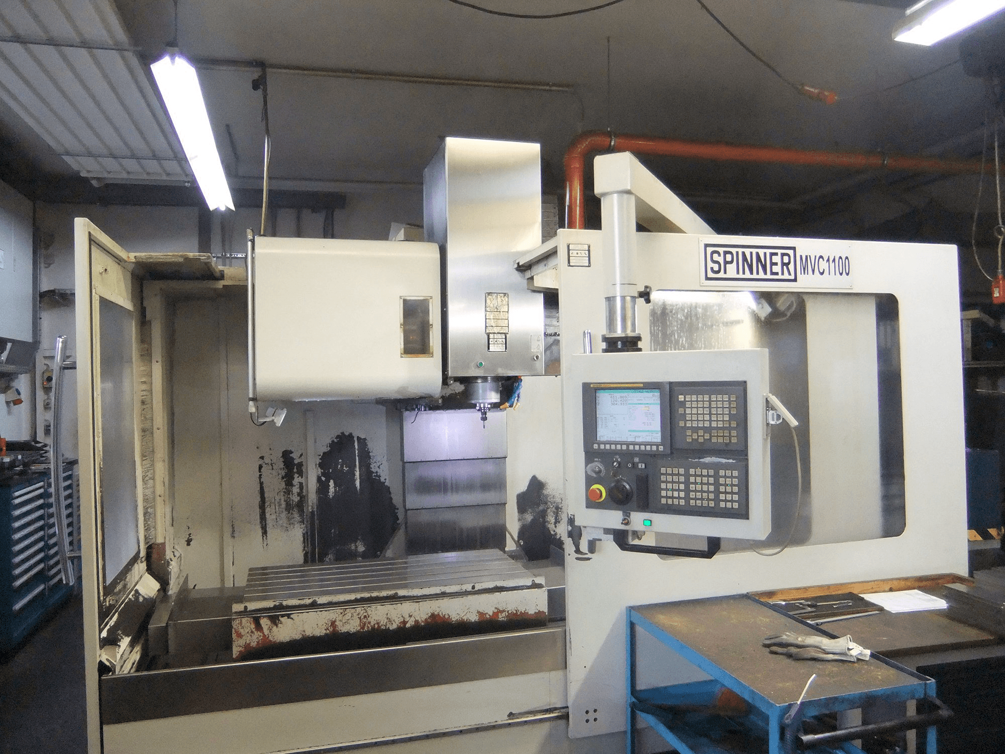 Widok z przodu maszyny SPINNER MVC1100