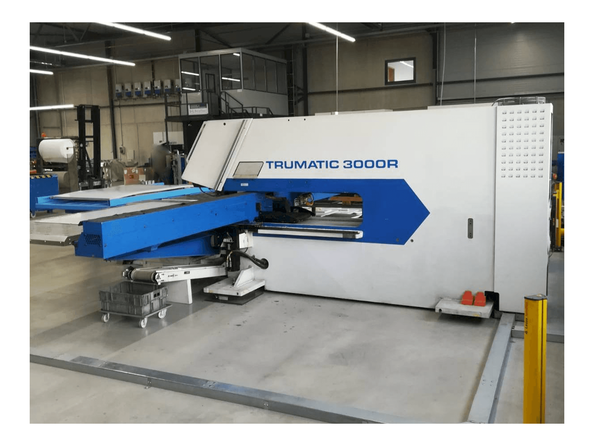Widok z przodu maszyny Trumpf Trumatic 3000R